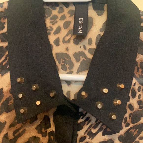 Estam size L. Cheetah motif sleeveless black collar with copper colored rivets - Picture 3 of 4